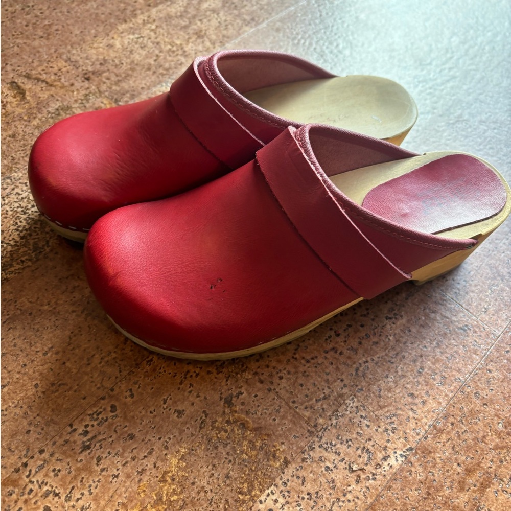 Sanita clogs / Red Size 7
